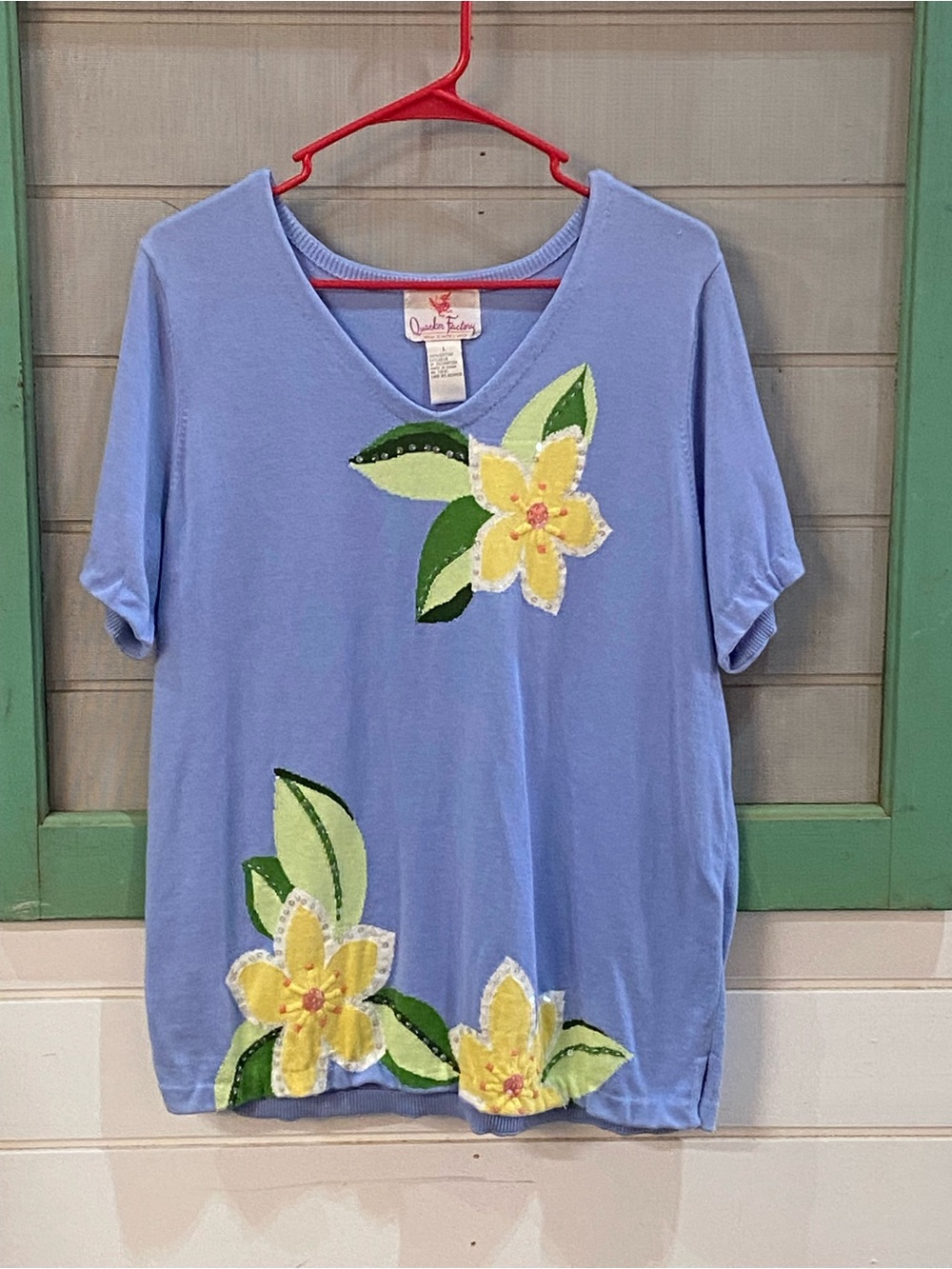Quacker Factory Lavender Short Sleeve Top with Yellow Floral Appliqués